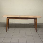 Console from the 1950s with a pink marble top and a cherry wood frame.