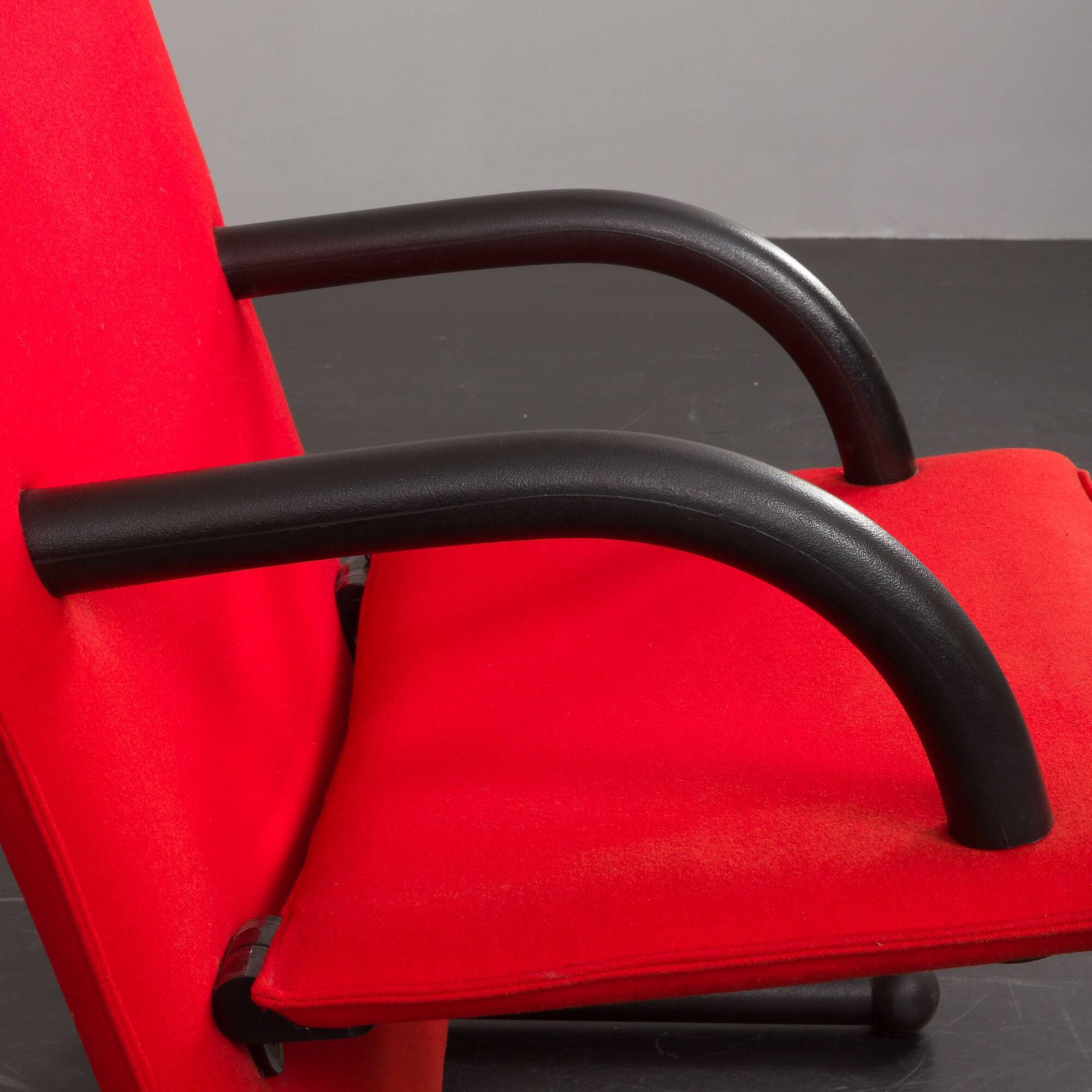 “T-line” high back lounge chair by Burkhard Vogtherr for Arflex, Italy 1980