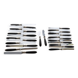 Lot de 26 couteaux anciens (c. 1900) : table, dessert et fromage, en coffret