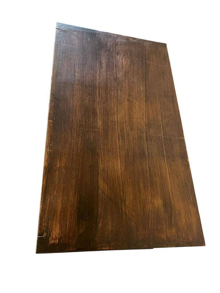 Armoire vitrine en bois vintage avec accent art déco