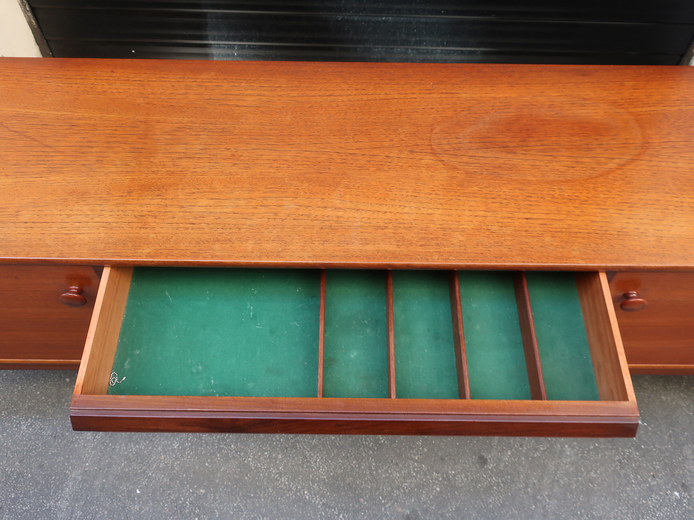 Edition Younger sideboard 60