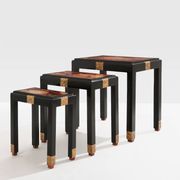 Set de trois tables gigognes décors asiatique bois noirci vers 1920