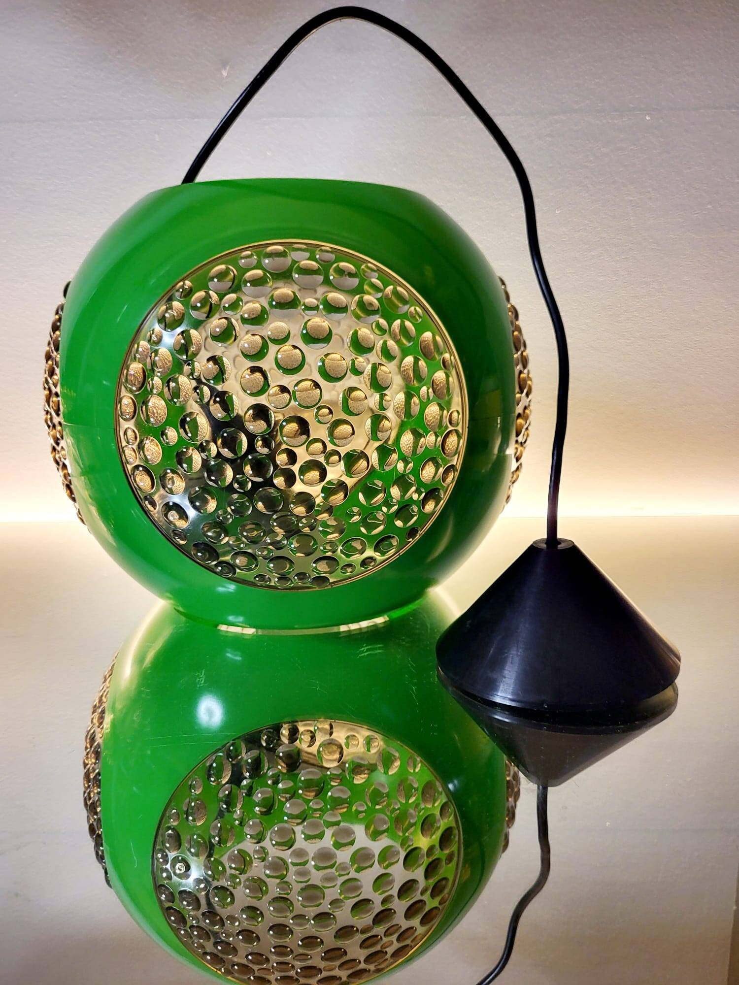 Suspension Space Age verte "Bug eye" par Massive, Belgique vers 1970
