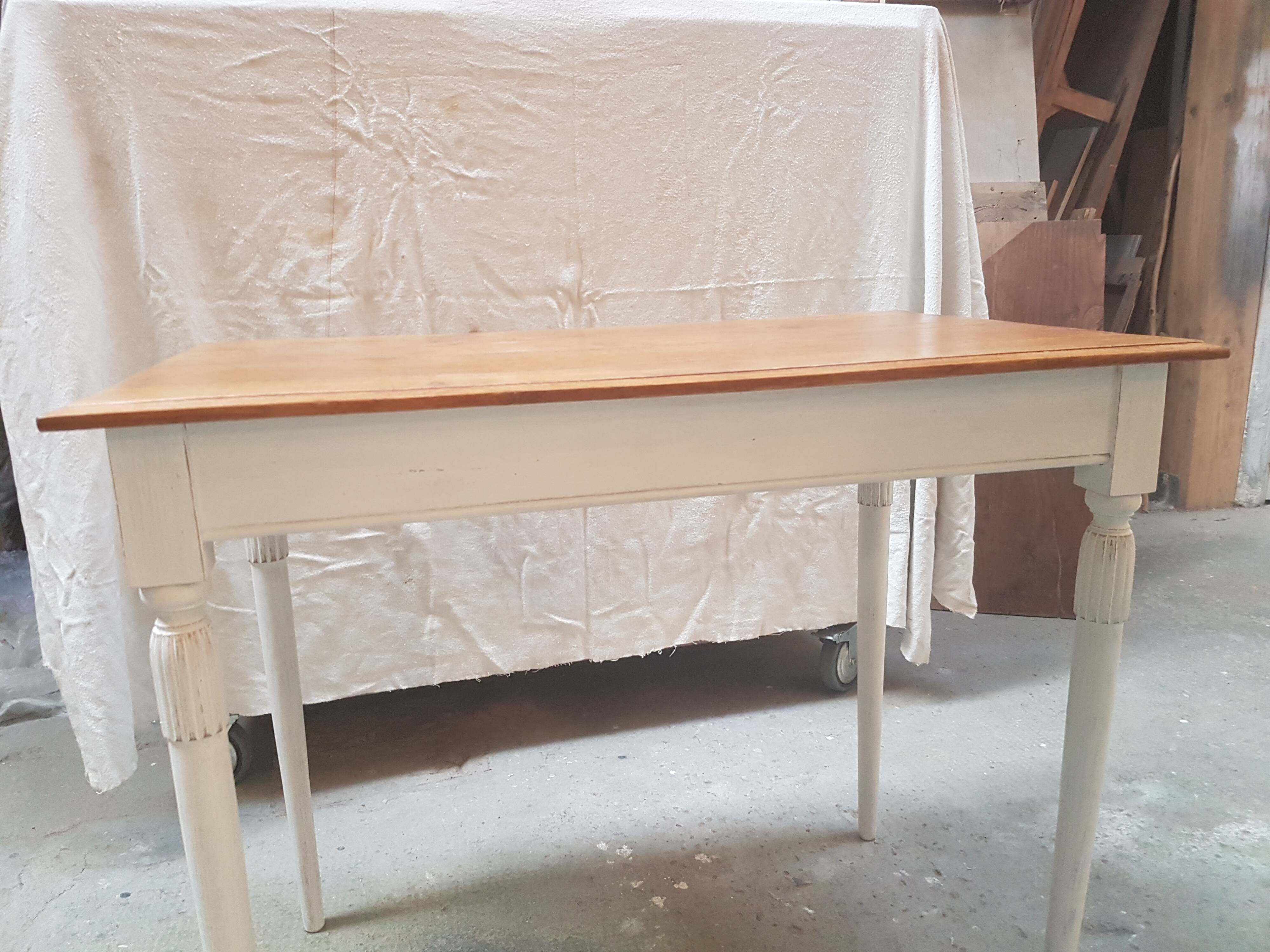 Old desk table in oak tapered white patinated feet