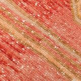 Tapis Couloir Vintage Turc, Rouge Corail, Brun Camel & Beige Géométrique