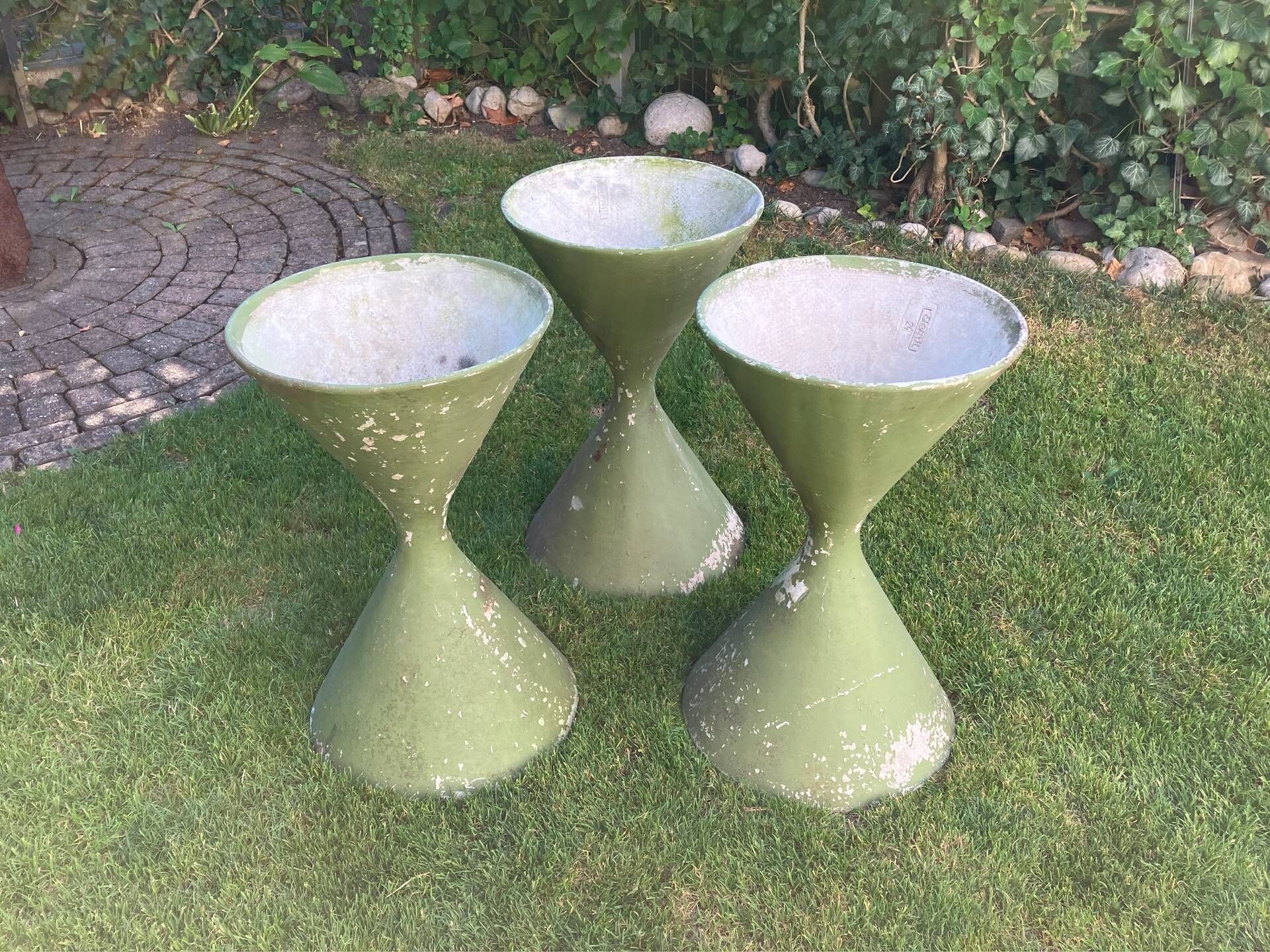 3 Diabolo Pflanzkübel von Willy Guhl für Eternit