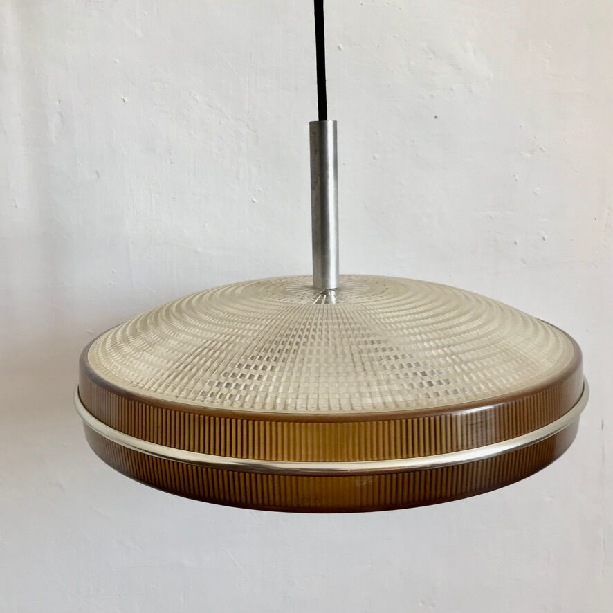 Resin UFO suspension