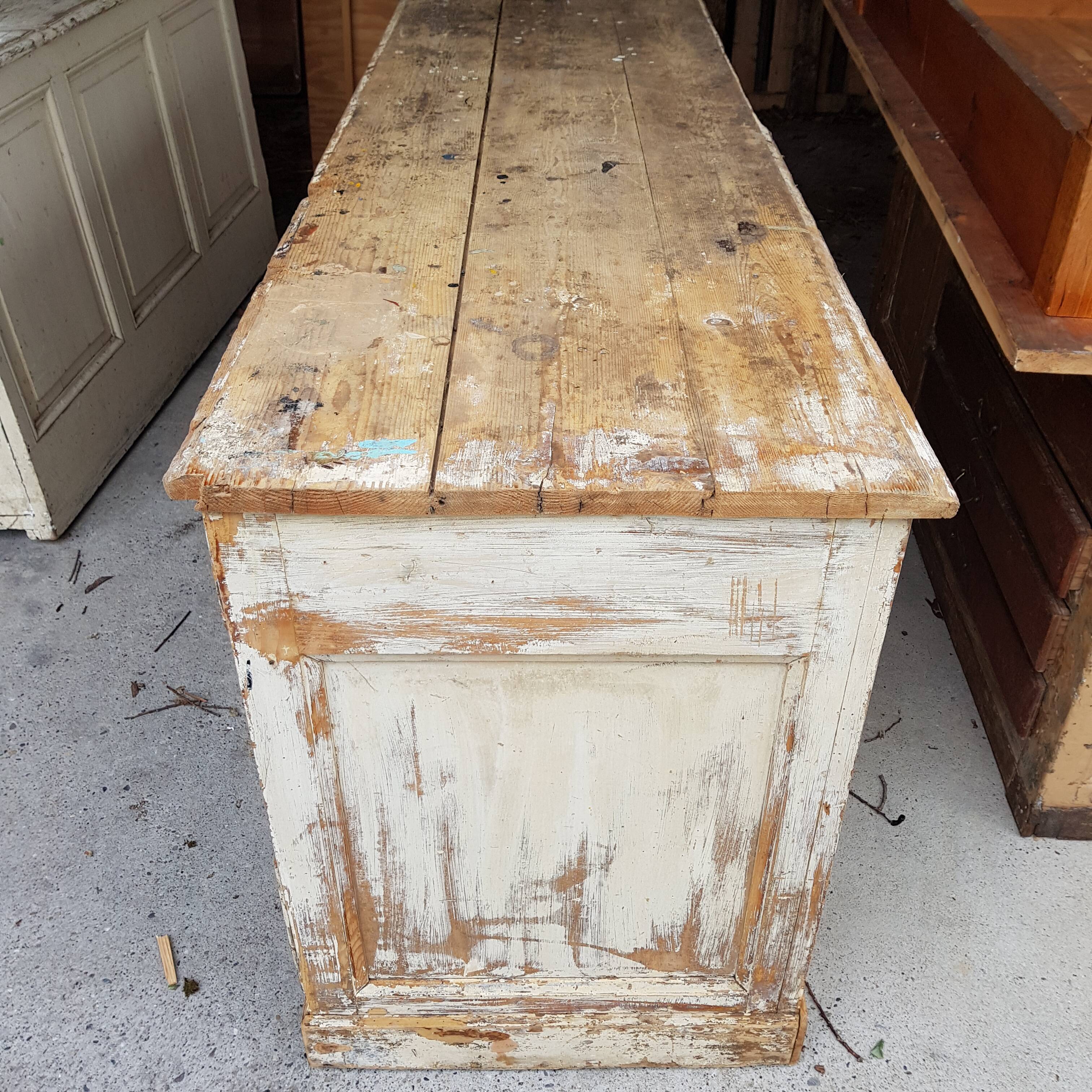 Counter trade furniture