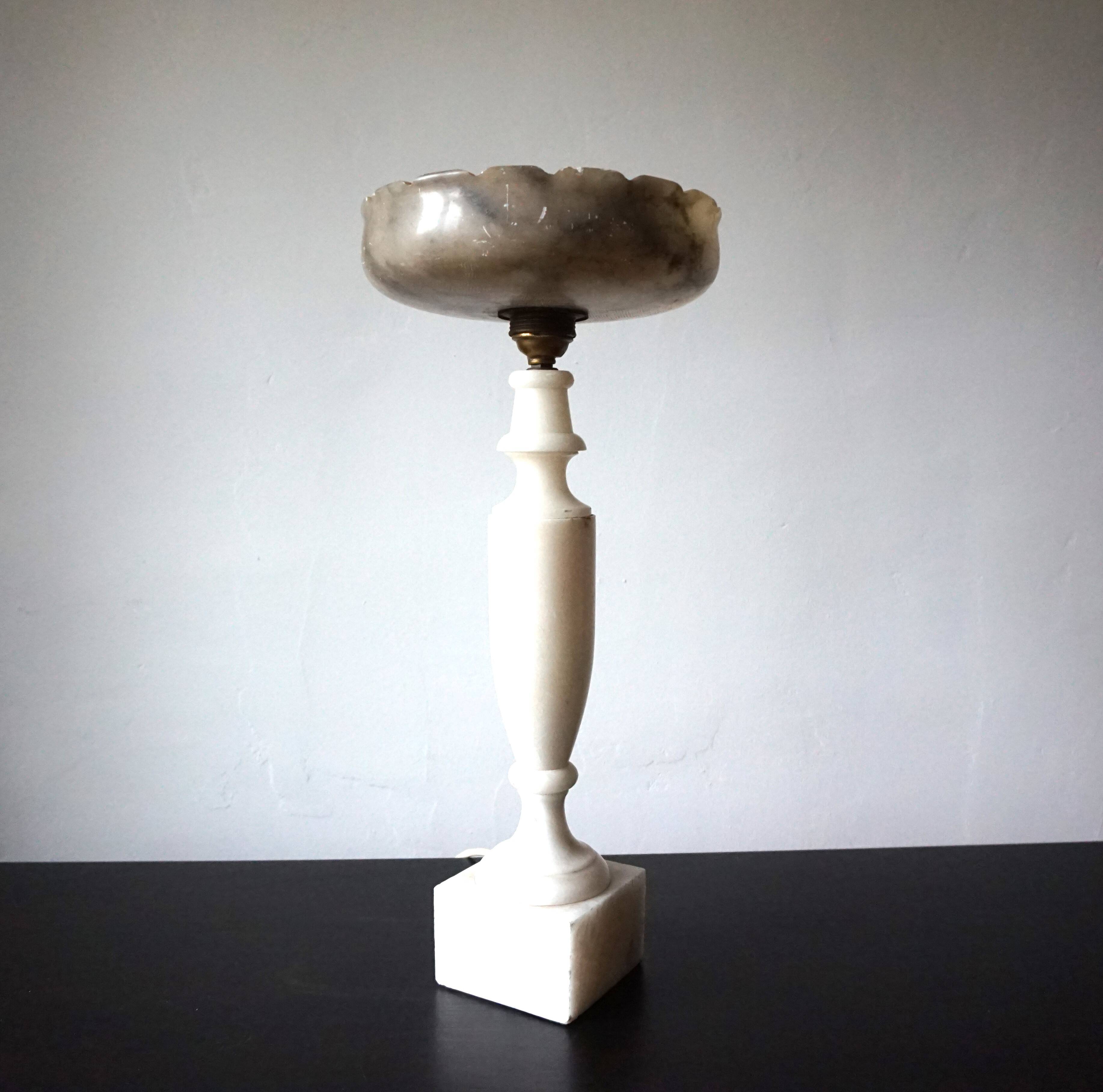 Lampe de table française Louis XVI en marbre
