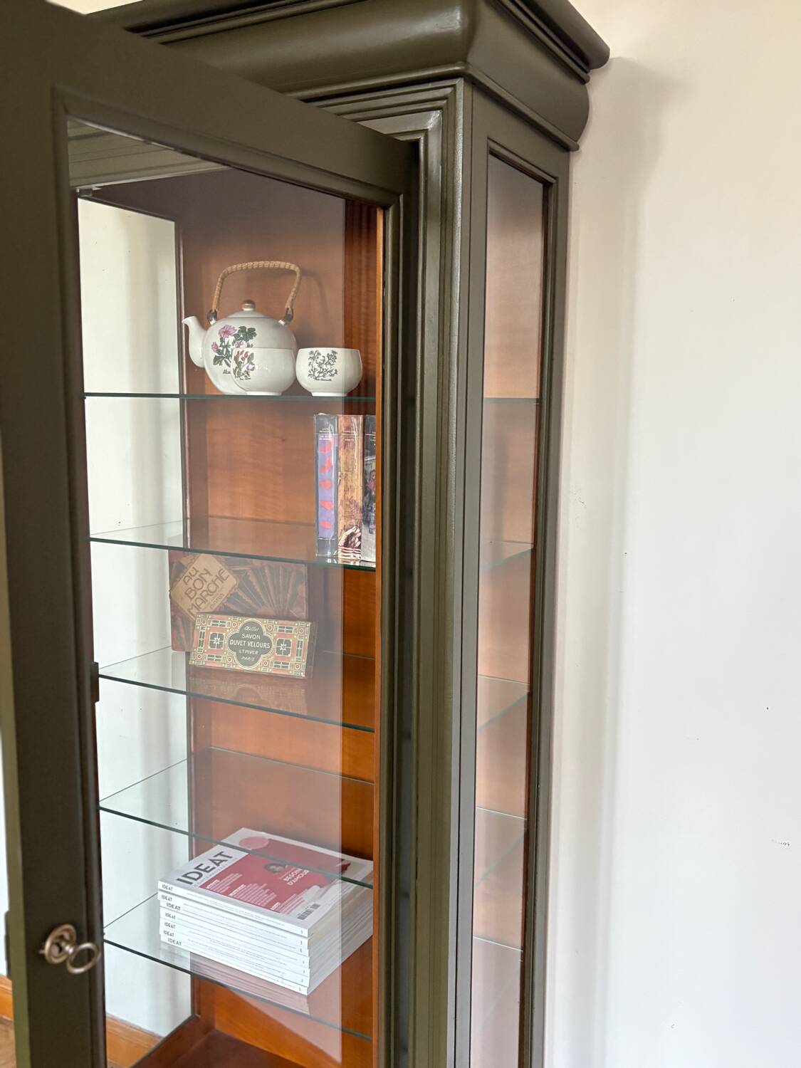 Bibliothèque vitrée if de Provence