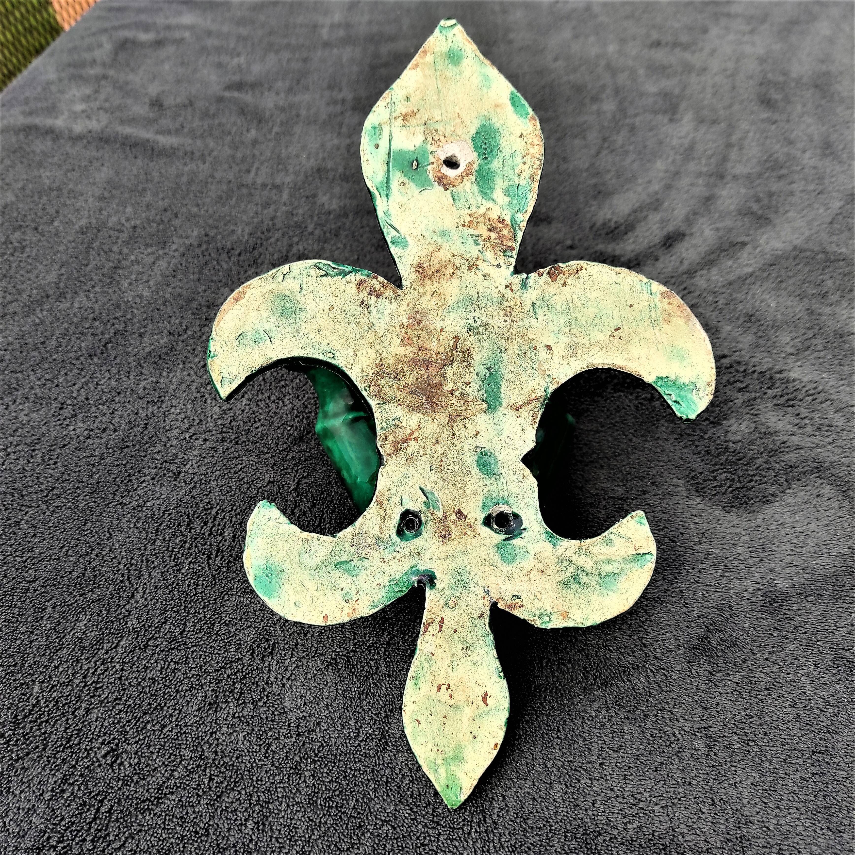 Sconce candlesticks fleur de lys in green ceramic