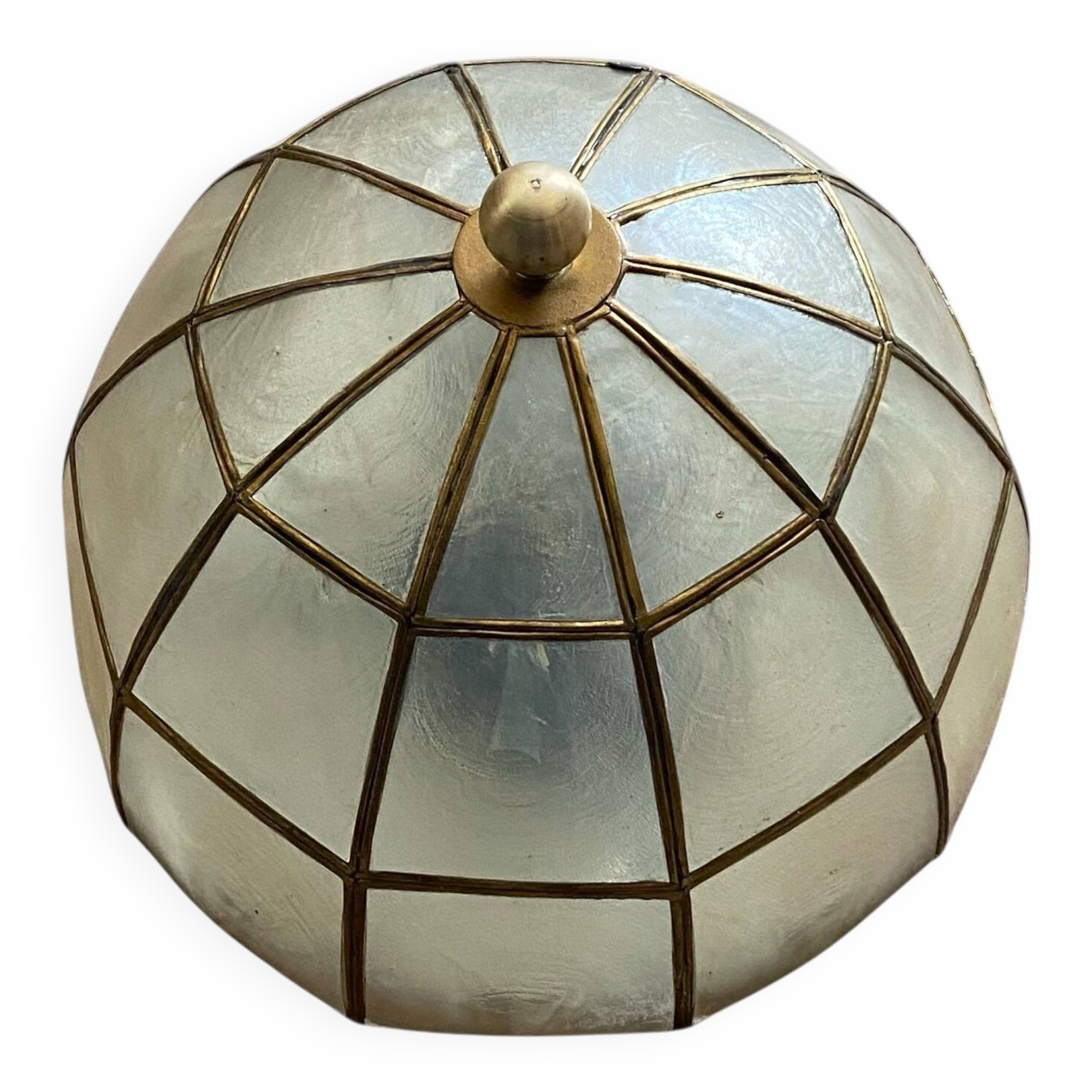 Small ceiling light with a mother-of-pearl shade from the 1950s.