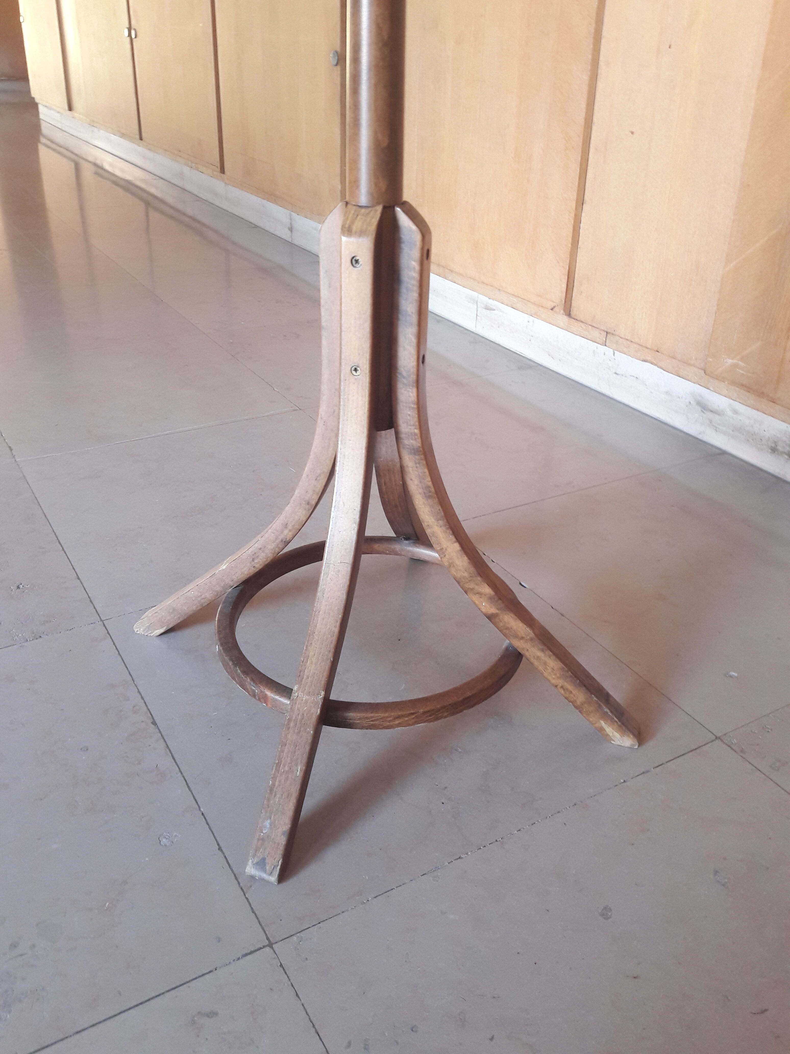 Baumann parrot coat rack 1960