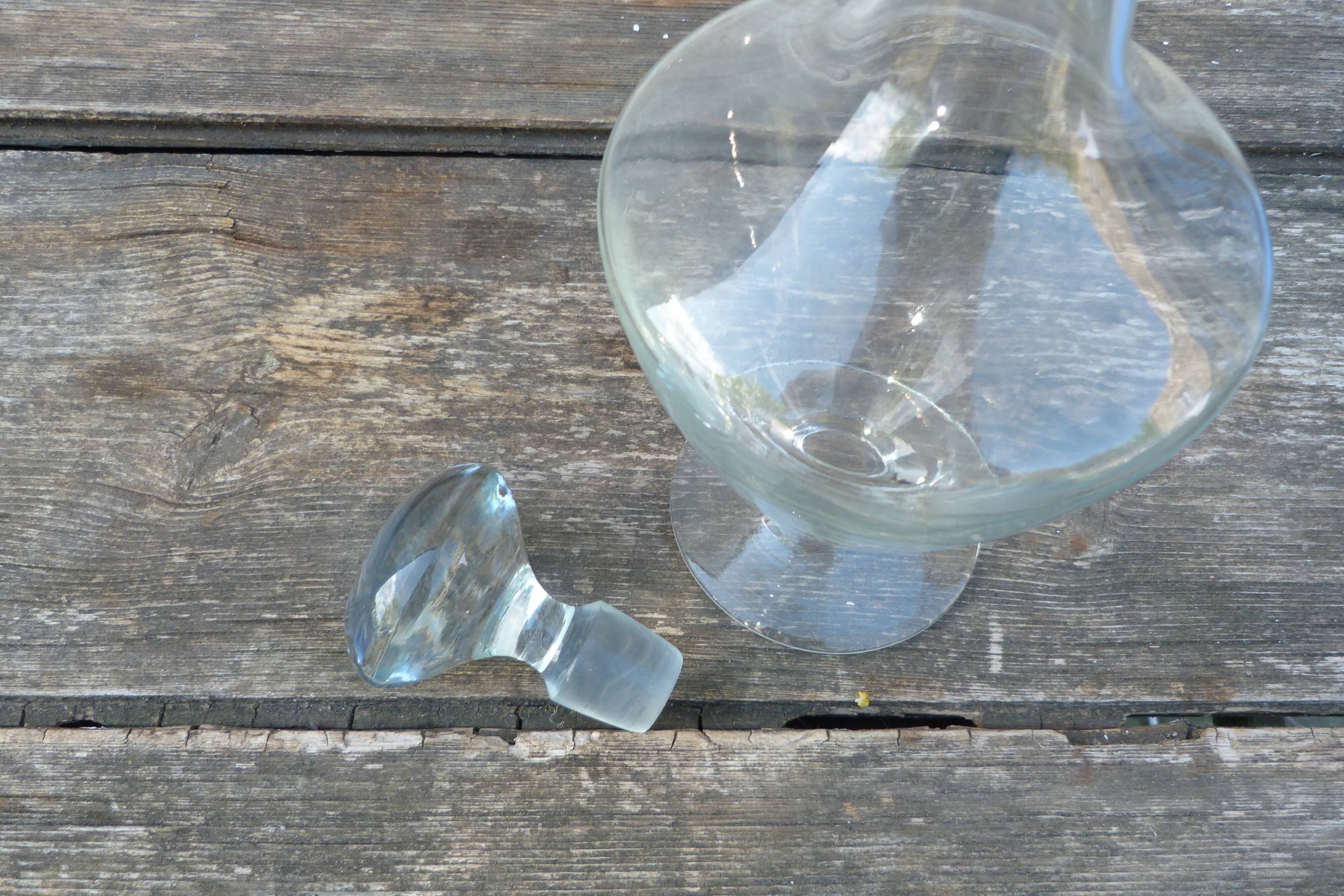 Crystal wine decanter