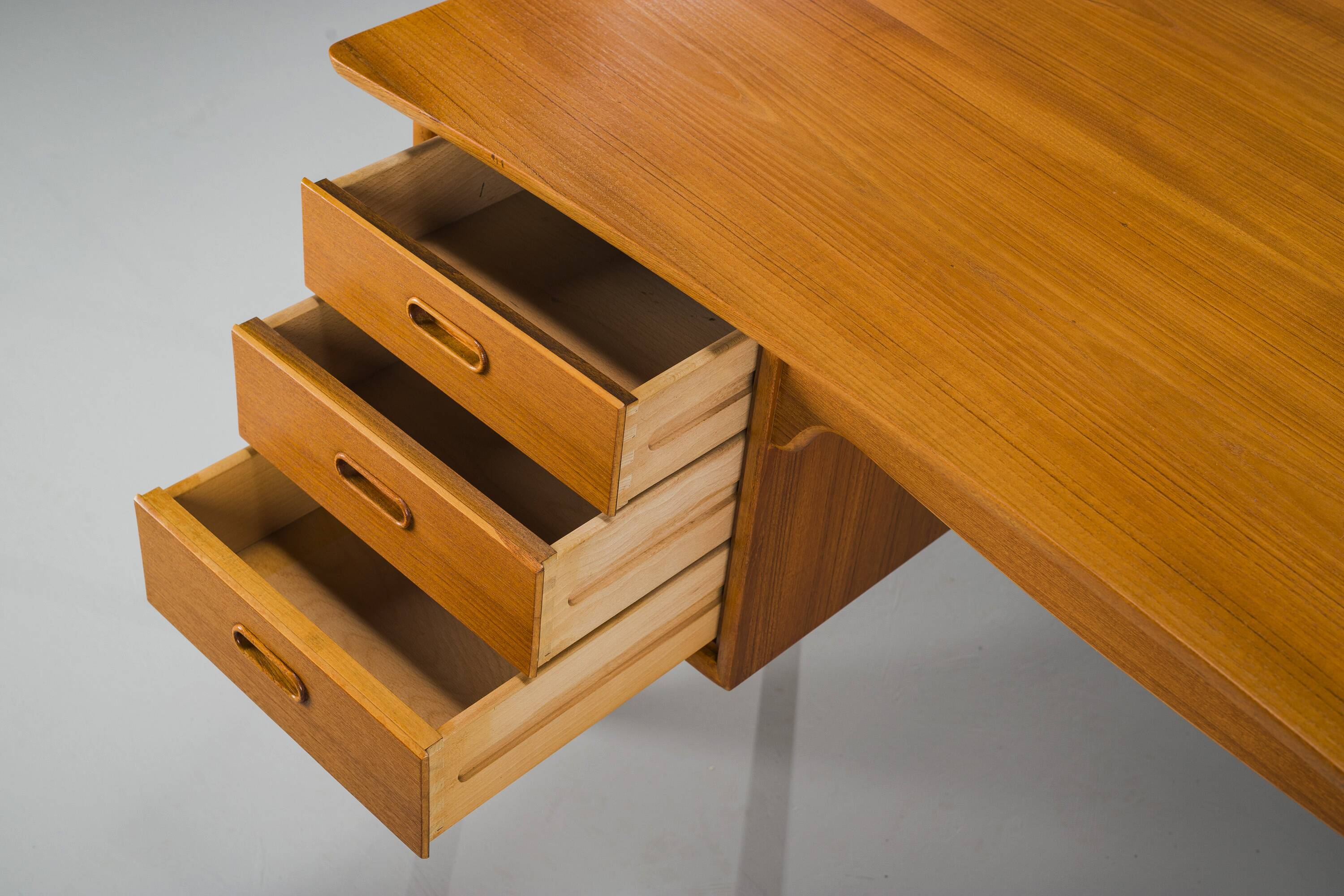 Mid-Century Danish Teak Desk by Svend Åge Madsen for Sigurd Hansen, 1950s