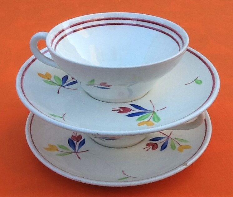 Duo cups / coffee saucers faience by Gien model rose marie