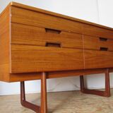 Dresser Uniflex by  Hoffstead