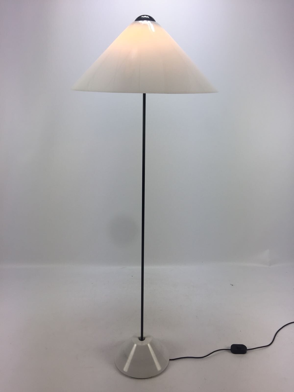 Vico Magistretti 'Snow' floor lamp for Oluce, Italy, 1973