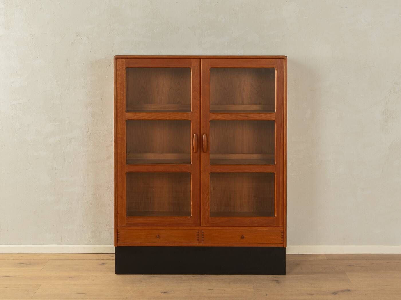 Vitrine danoise des années 80