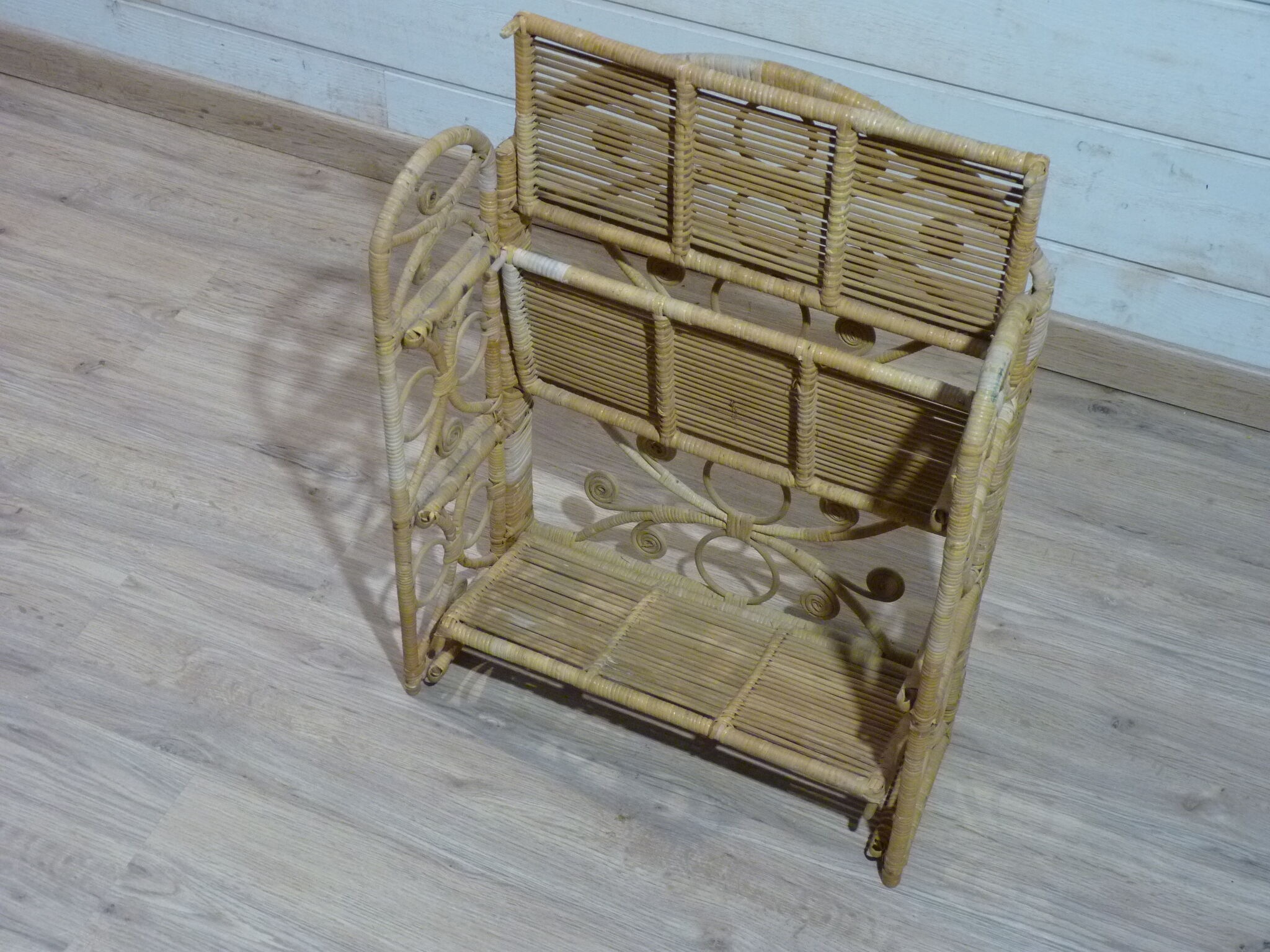 Folding shelves Peacock