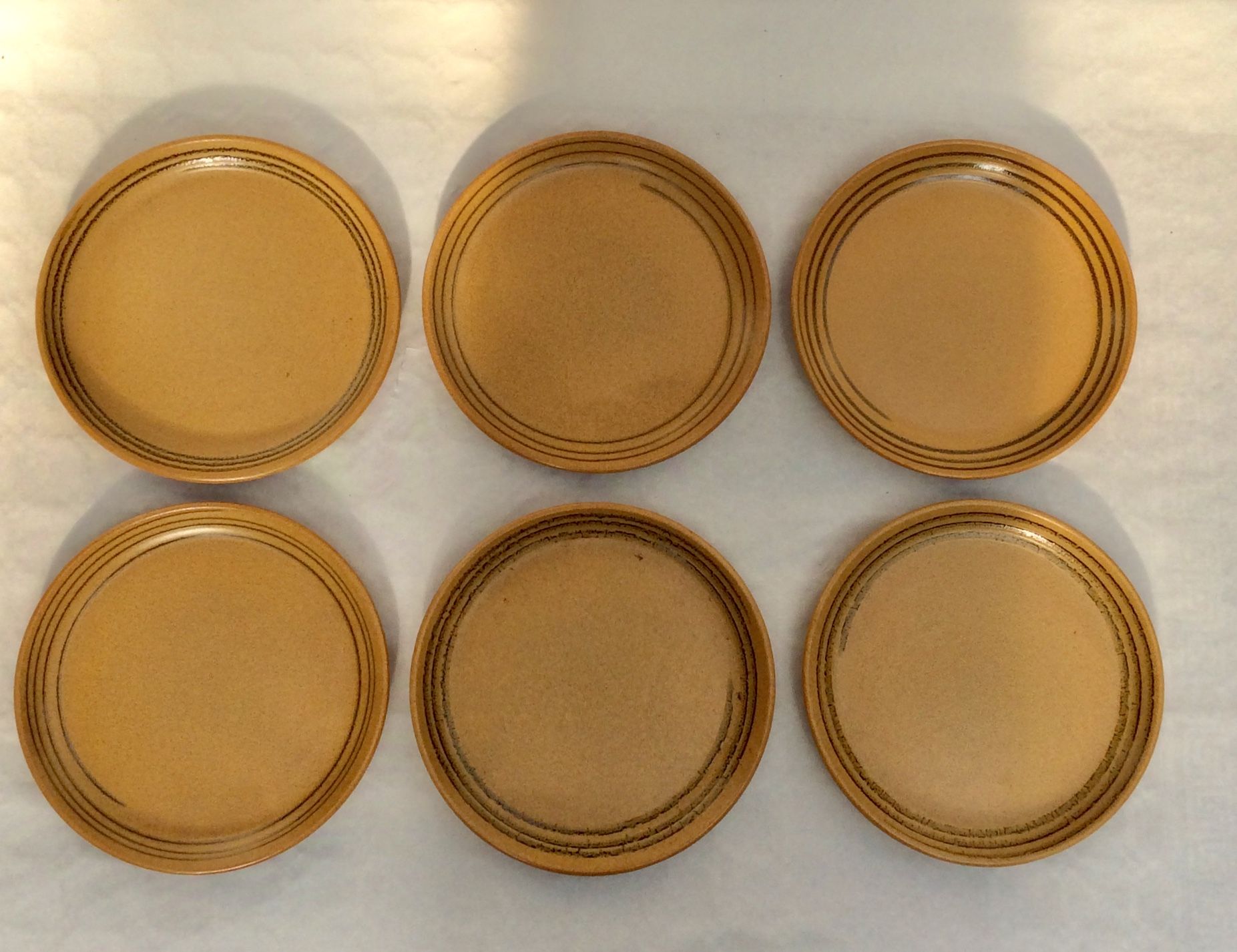 Set of six plates for dessert in sandstone Sarreguemines Atelier d'art dimension: diameter -19,5x1,5
