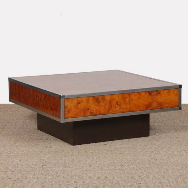 Table basse carrée en bois de loupe dans le goût de Willy Rizzo, 1970