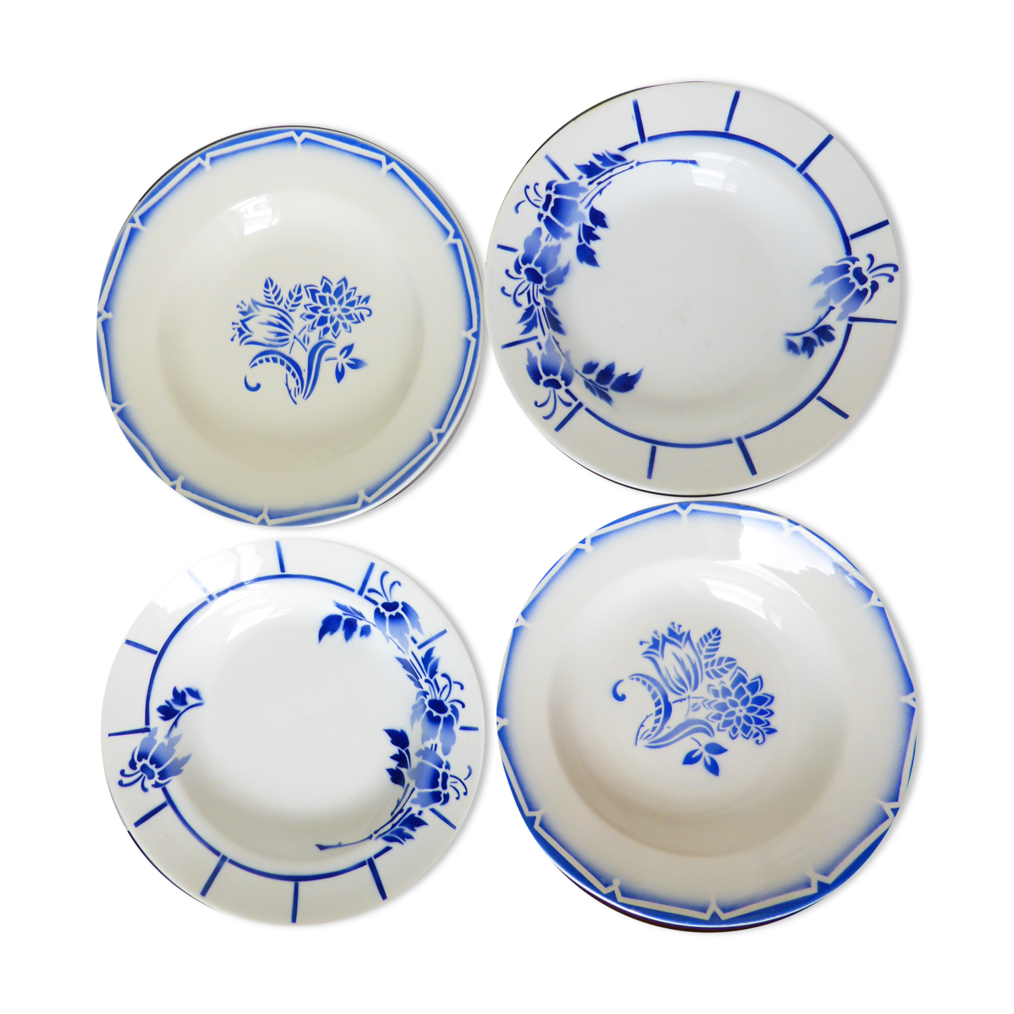 4 hollow plates in a jumble mixes