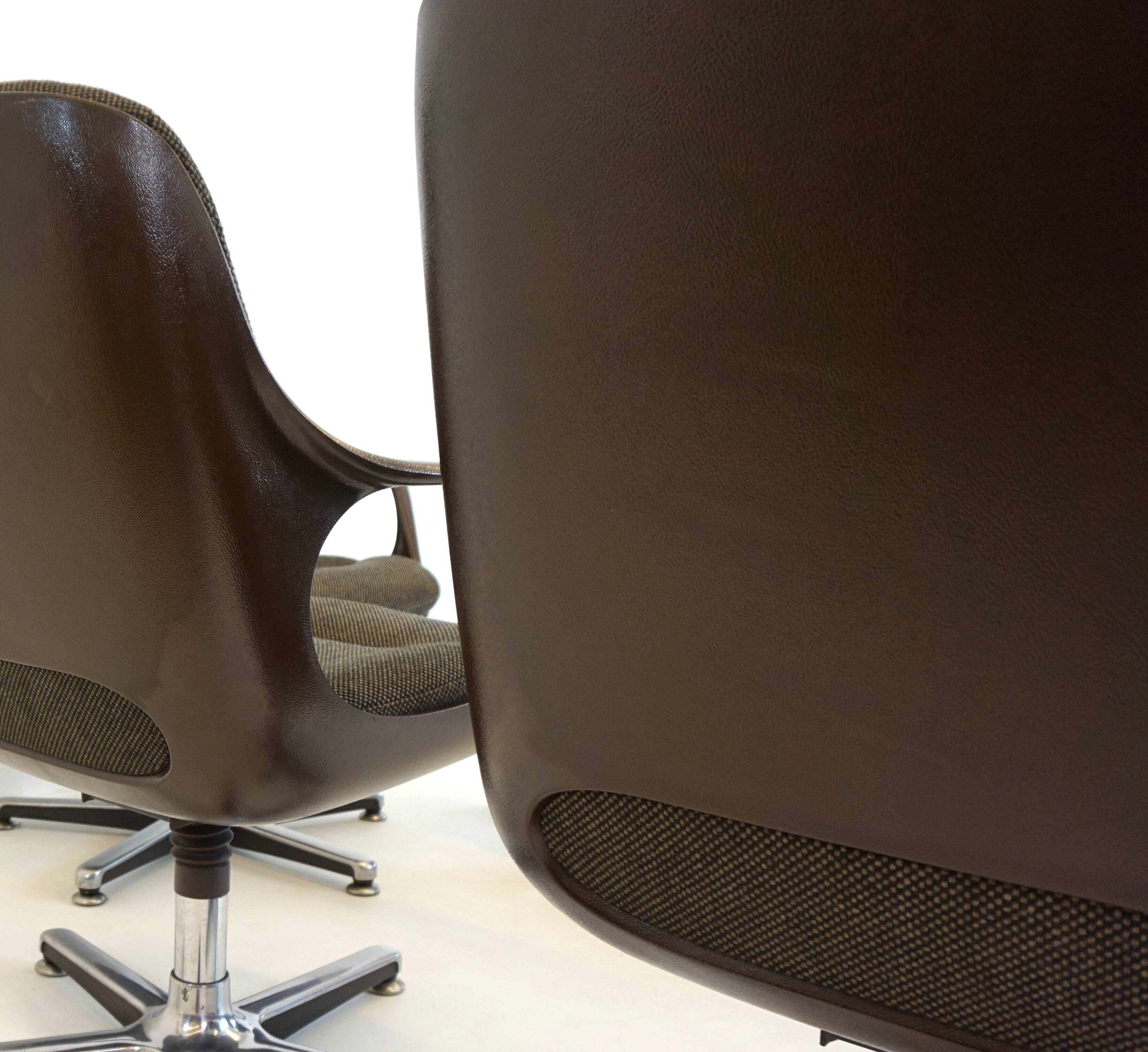 Set of 5 Chromcraft office armchairs