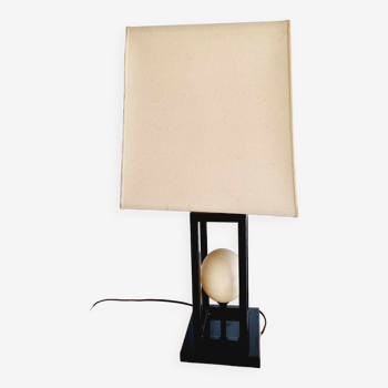 Lampe avec intégration d'œuf d'autruche