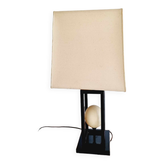 Lampe avec intégration d'œuf d'autruche