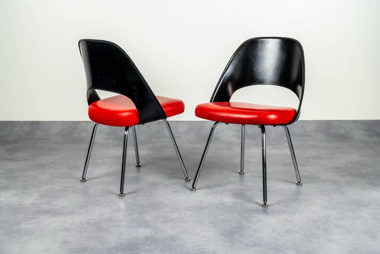Set of 4 Conference chairs by Eero Saarinen for Knoll