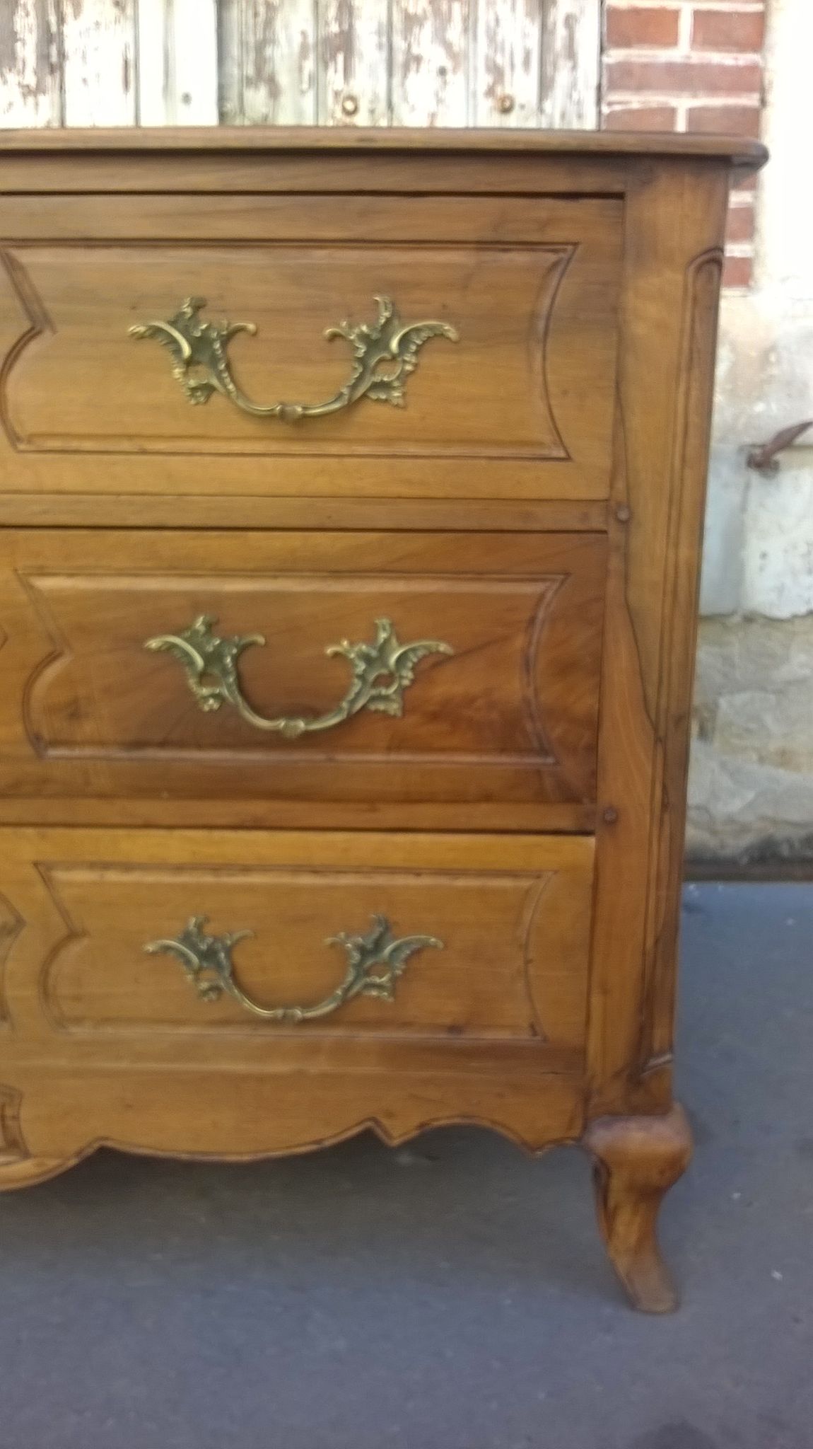 Louis XV dresser