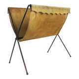 Nubuck magazine rack