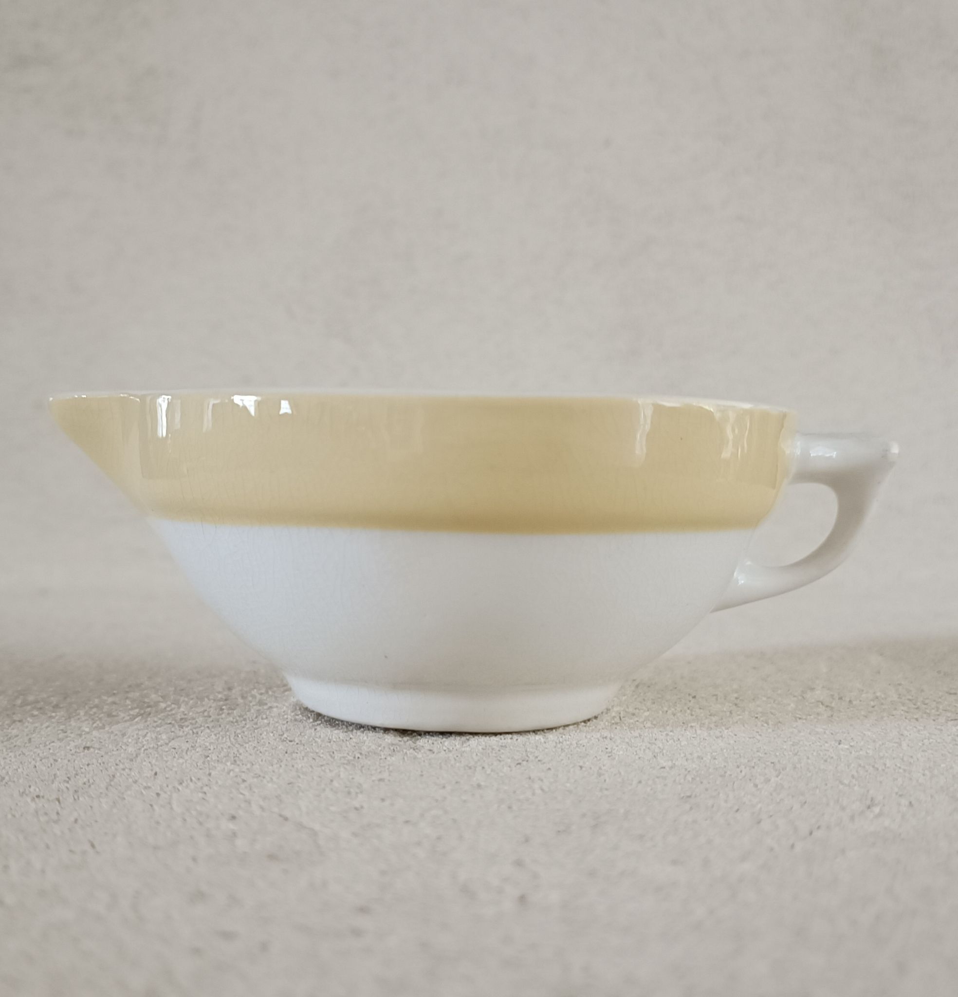 Saucière terre de fer années 1950-1960