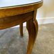 Table d'appoint Art Déco française, table ronde vintage en bois des années 1930 avec plateau en miroir