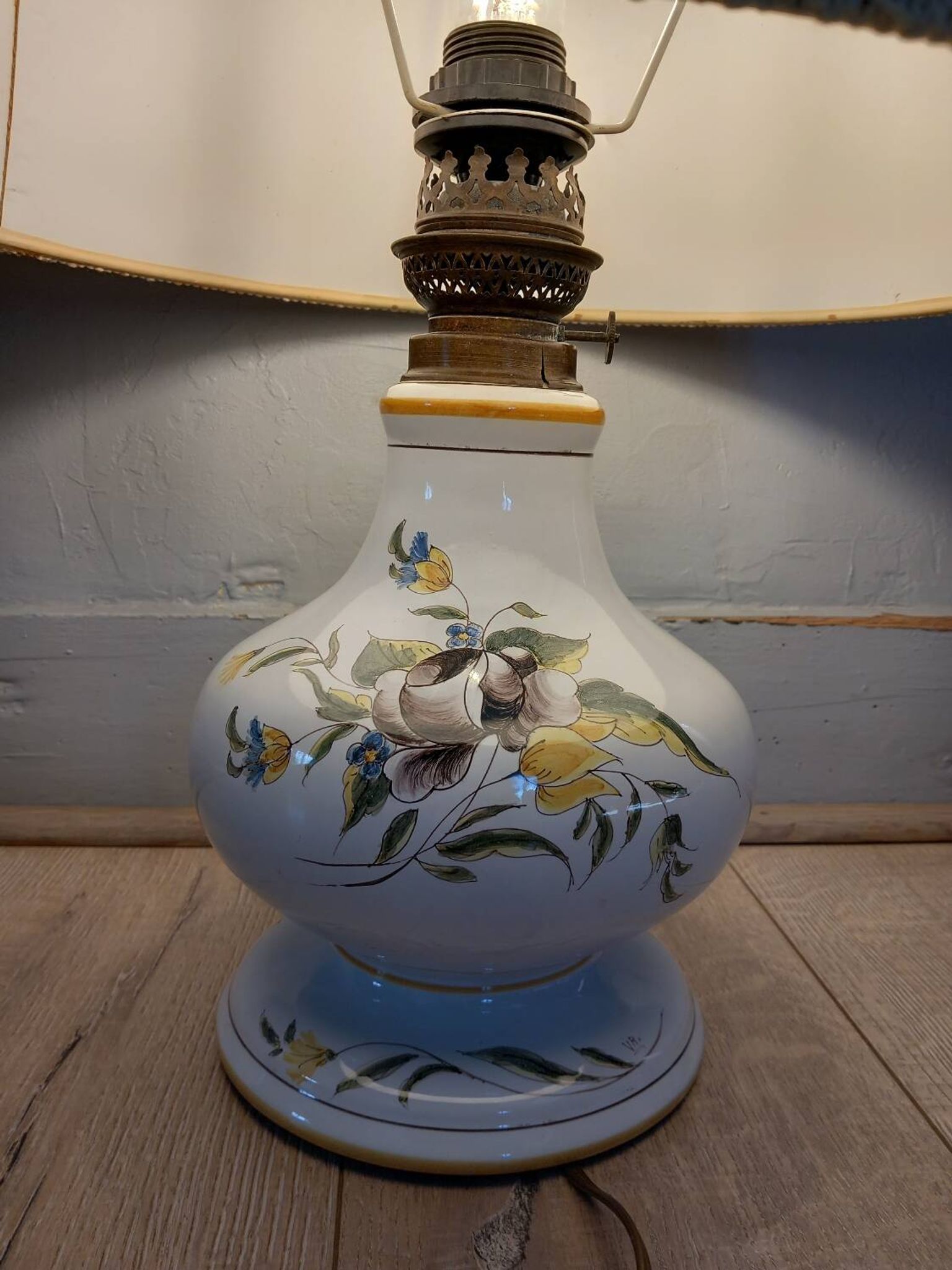 Lampe ancienne en faïence d'art de Rodez