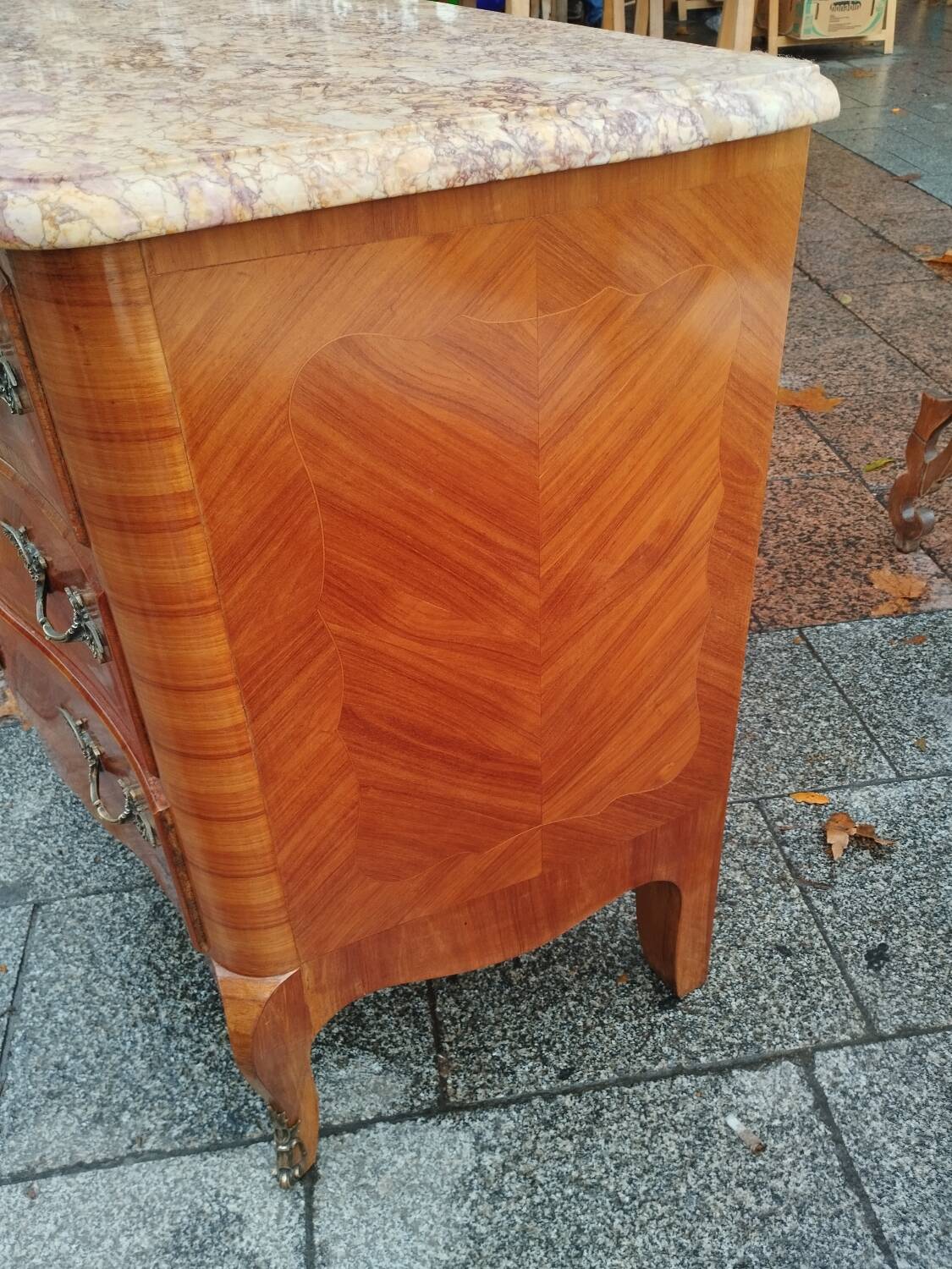 Commode ancienne en bois et marbre style Louis XV
