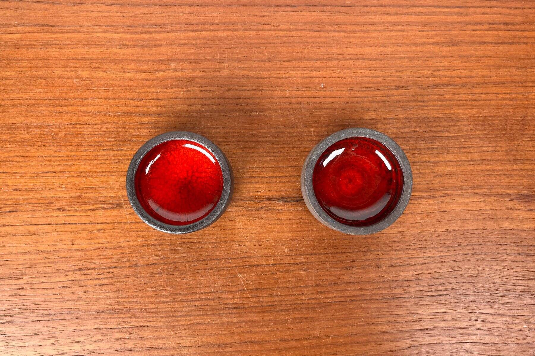 Small modern Danish studio pottery bowls from the mid-century, 1960s, set of 2.