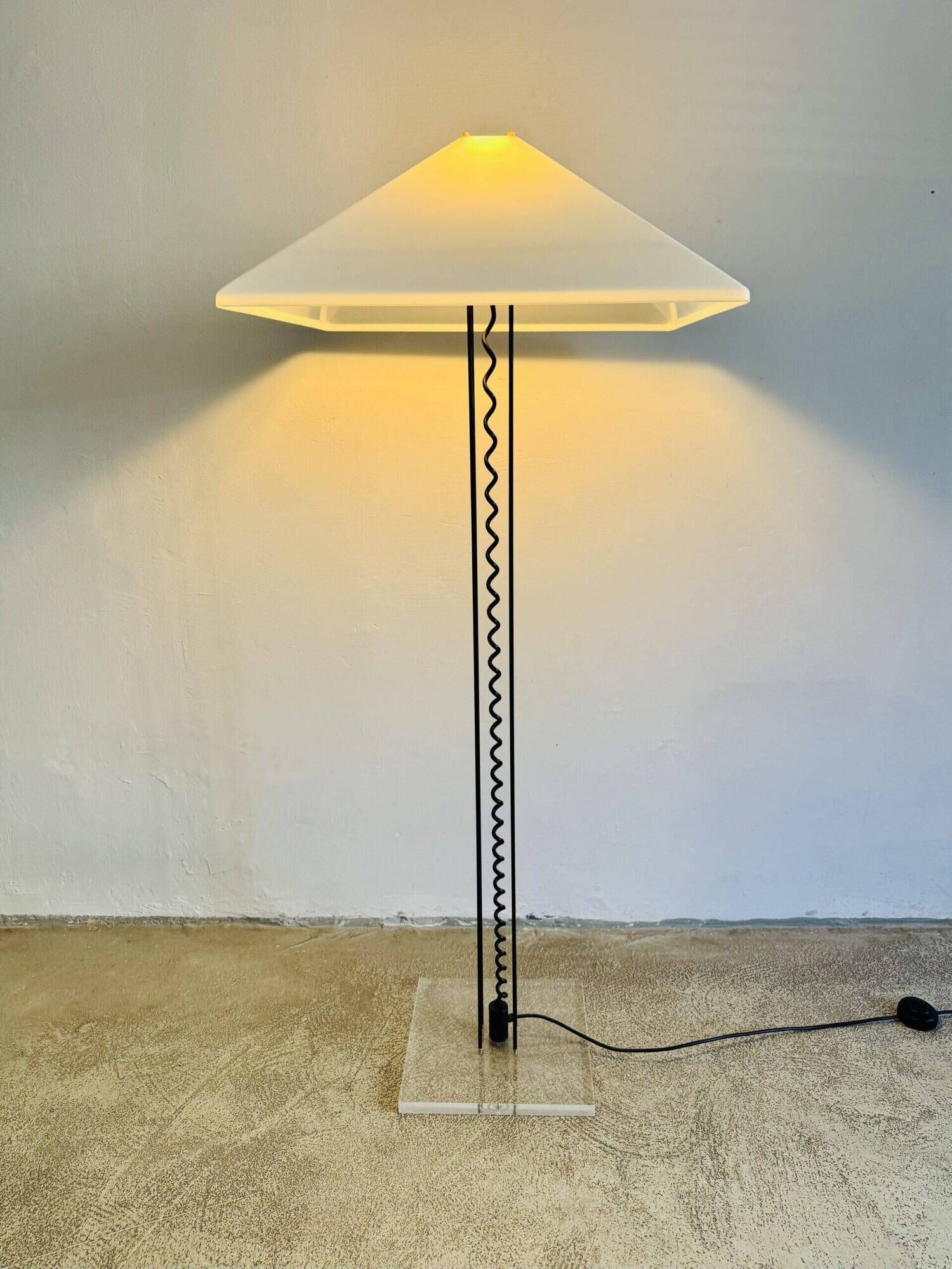 Sculptural Pyramid Floor Lamp In Acrylic By Harco Loor For Harco Loor Design, The Netherlands, 1980S