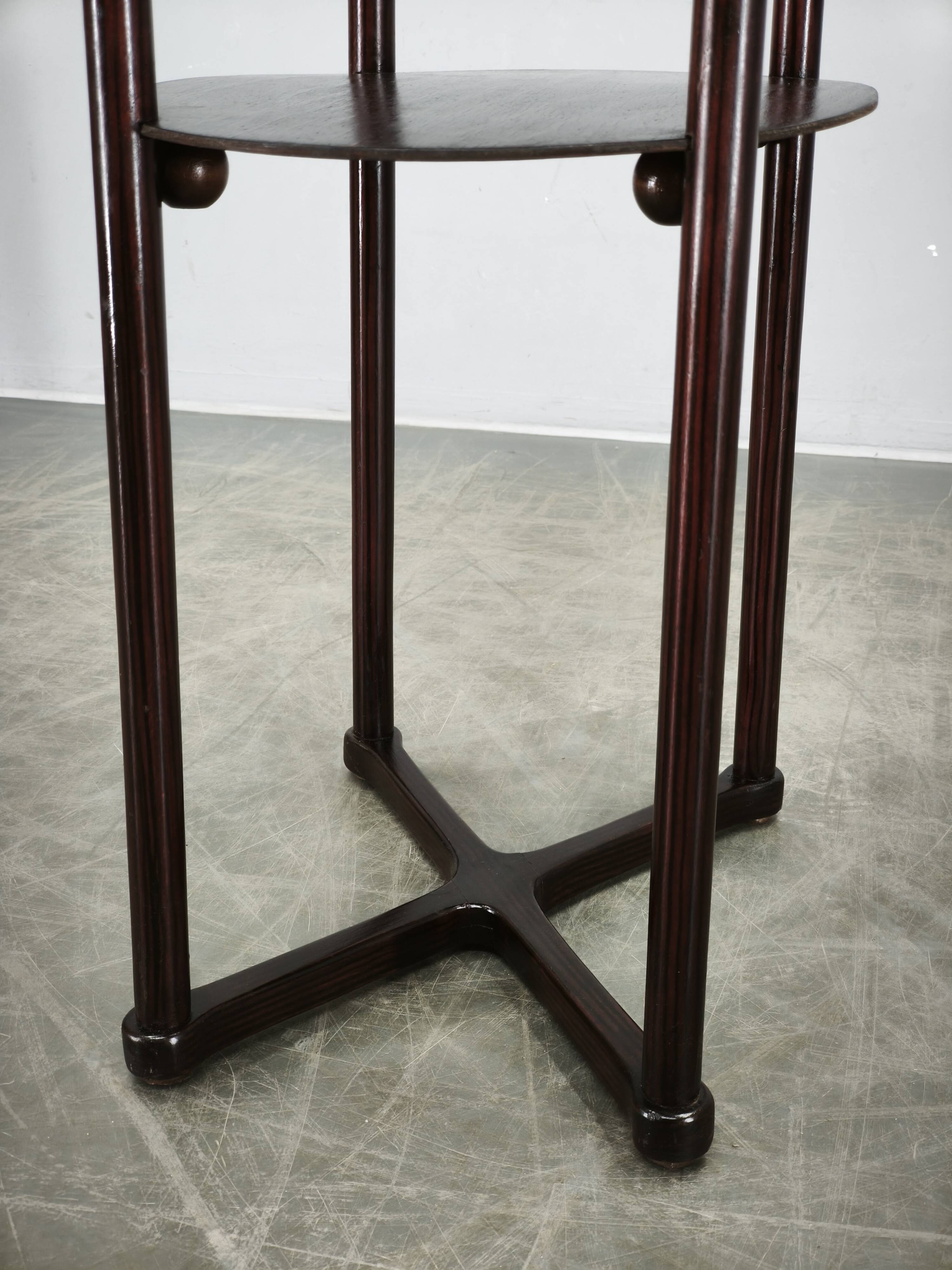 Table ovale de Josef Hoffmann pour Jacob & Josef Kohn, Vienne, vers 1900