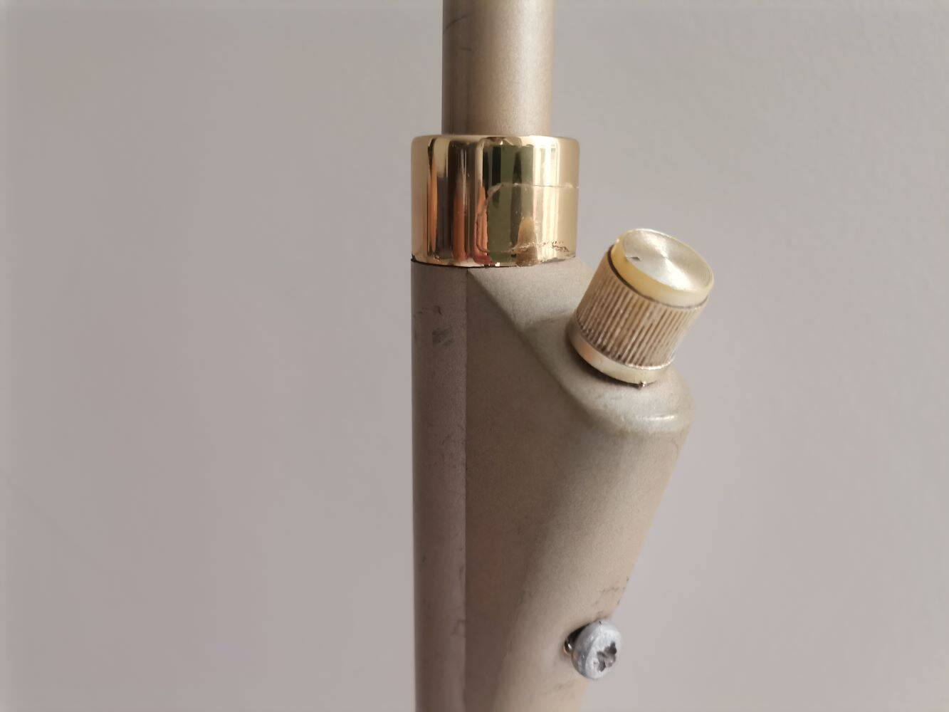 Adjustable swing arm modernist floor lamp