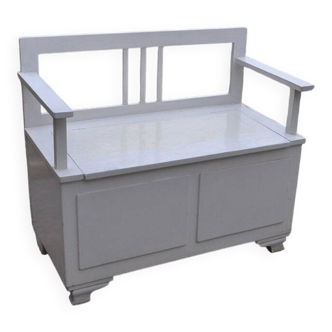 White painted pine Art Deco storage bench, filigree backrest, 1930s