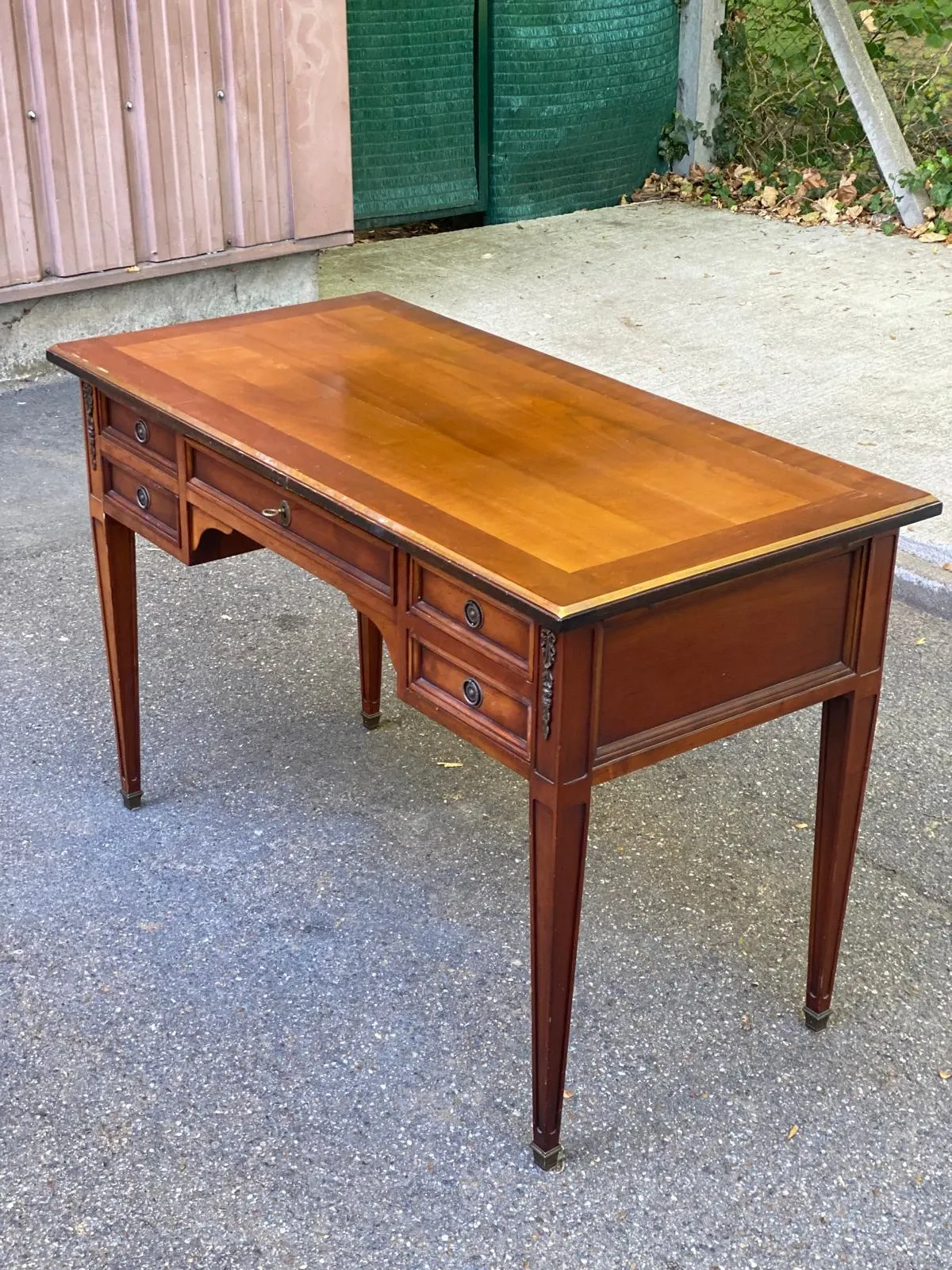 Roche Bobois desk in solid cherry wood in Louis XVI style with pull-outs.