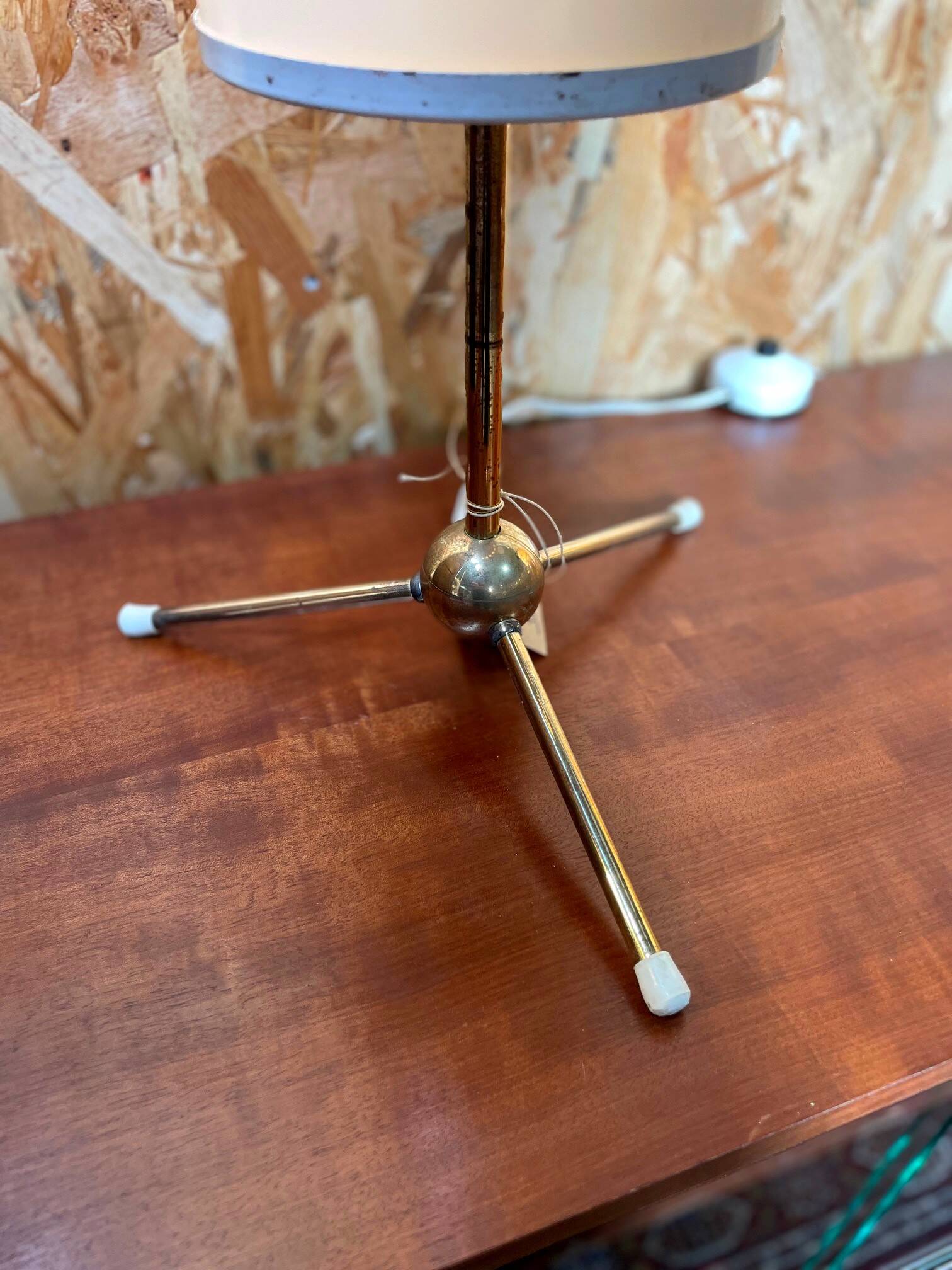 Vintage lamp in plexiglass and brass from the 1960s.