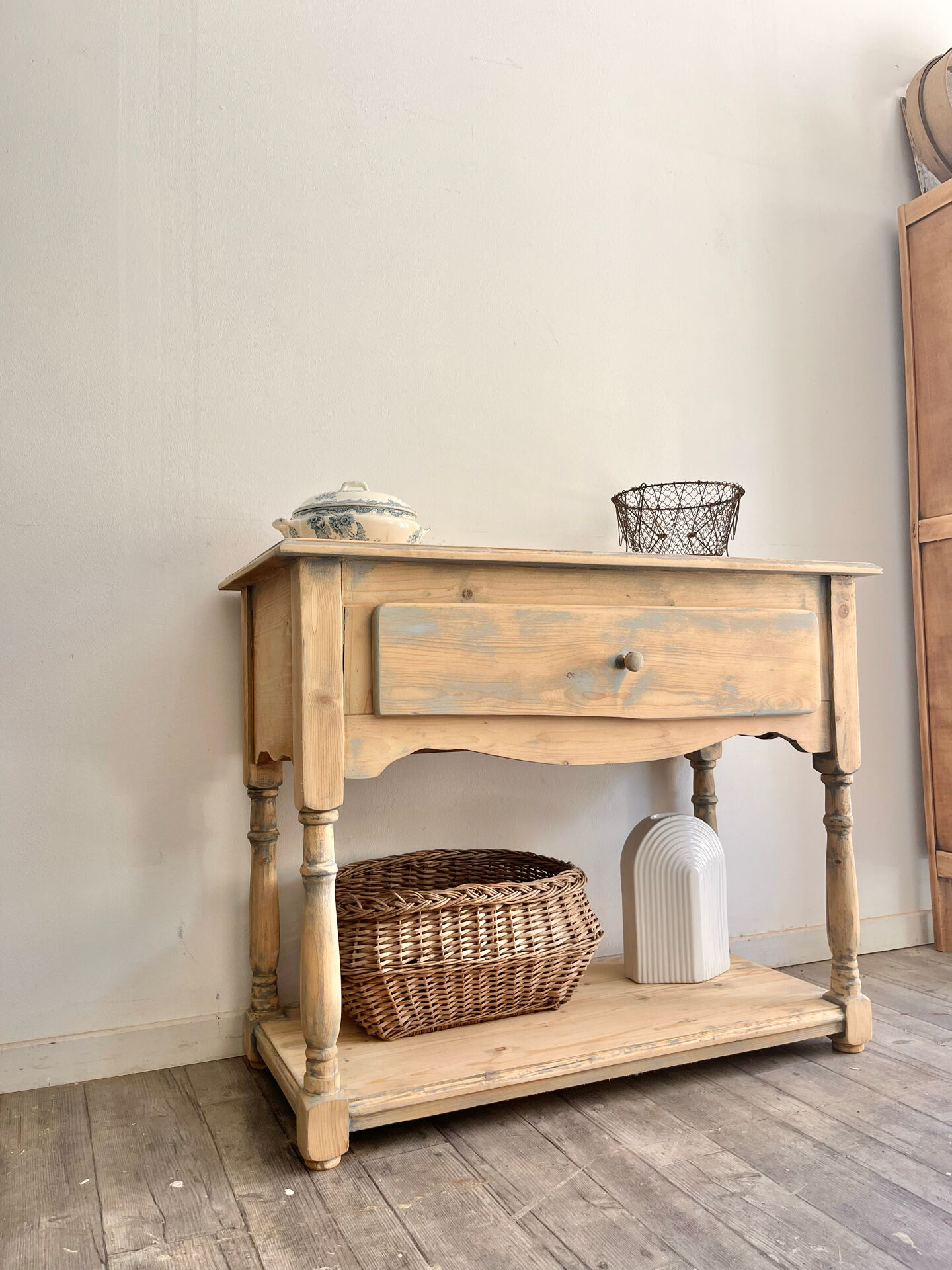 Petite console