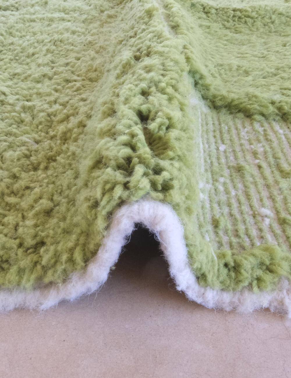 Contemporary Green Rug - 240 x 150 cm