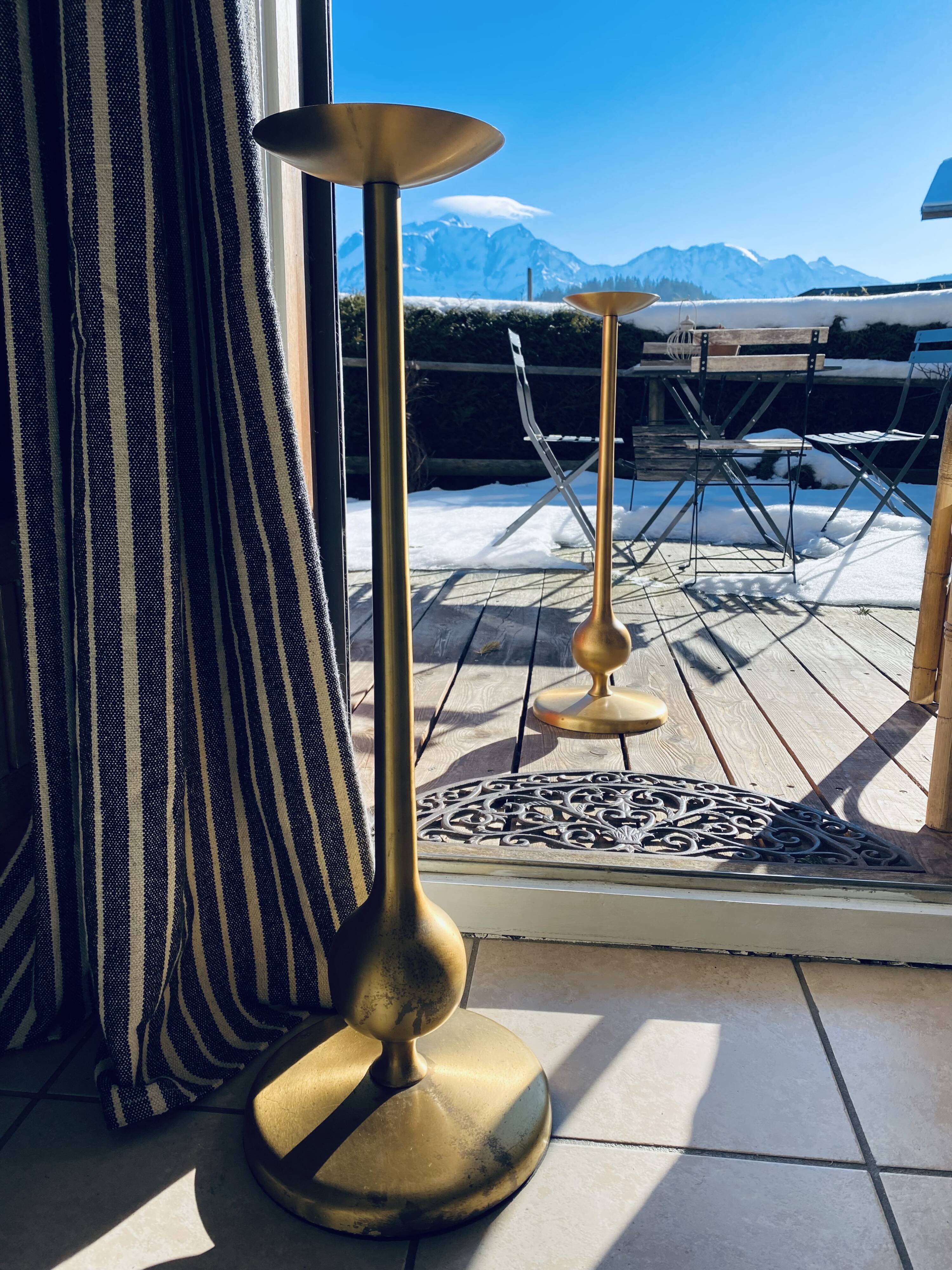 Paire de candélabres en laiton brossé