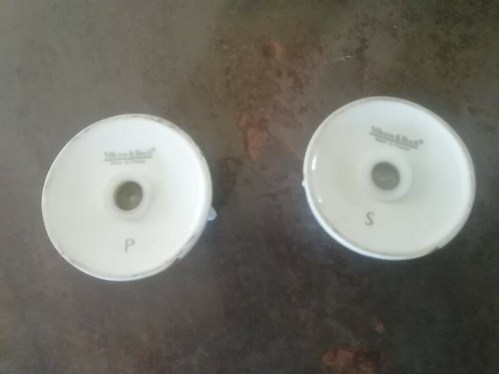 Salt and pepper shaker pig in faience