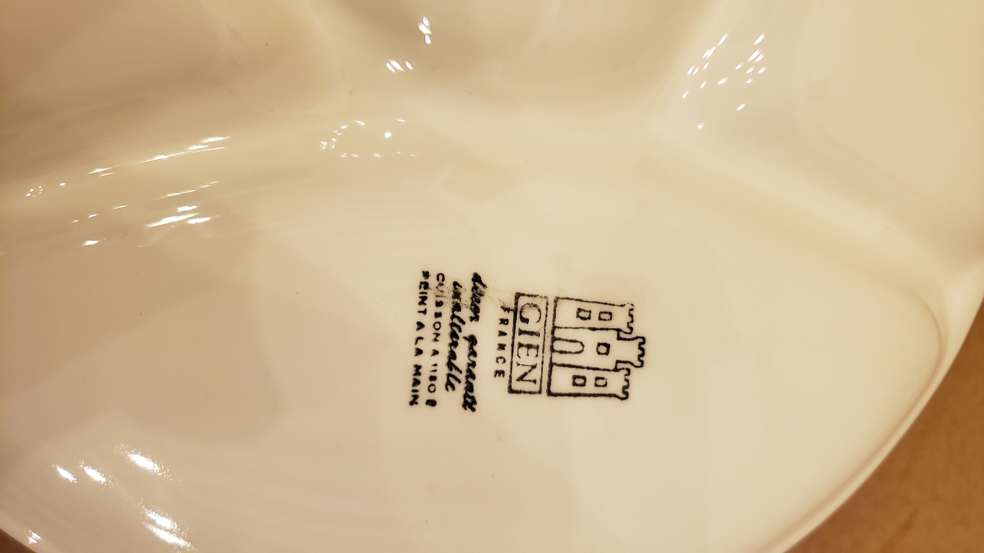 Gien earthenware fondue set 8 plates and 5 bowls