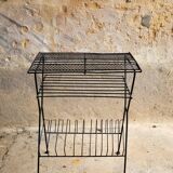 Metal magazine/vinyl rack